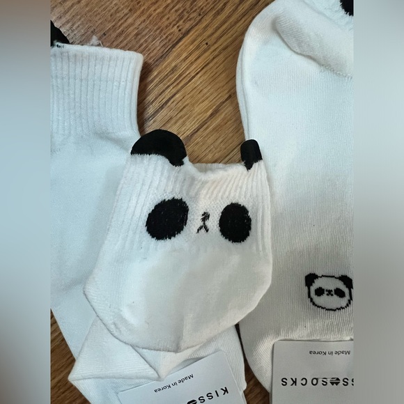 NEW set of 2 pairs - Korean Cute Character Ankle Socks with pandas Christmas - Picture 2 of 2